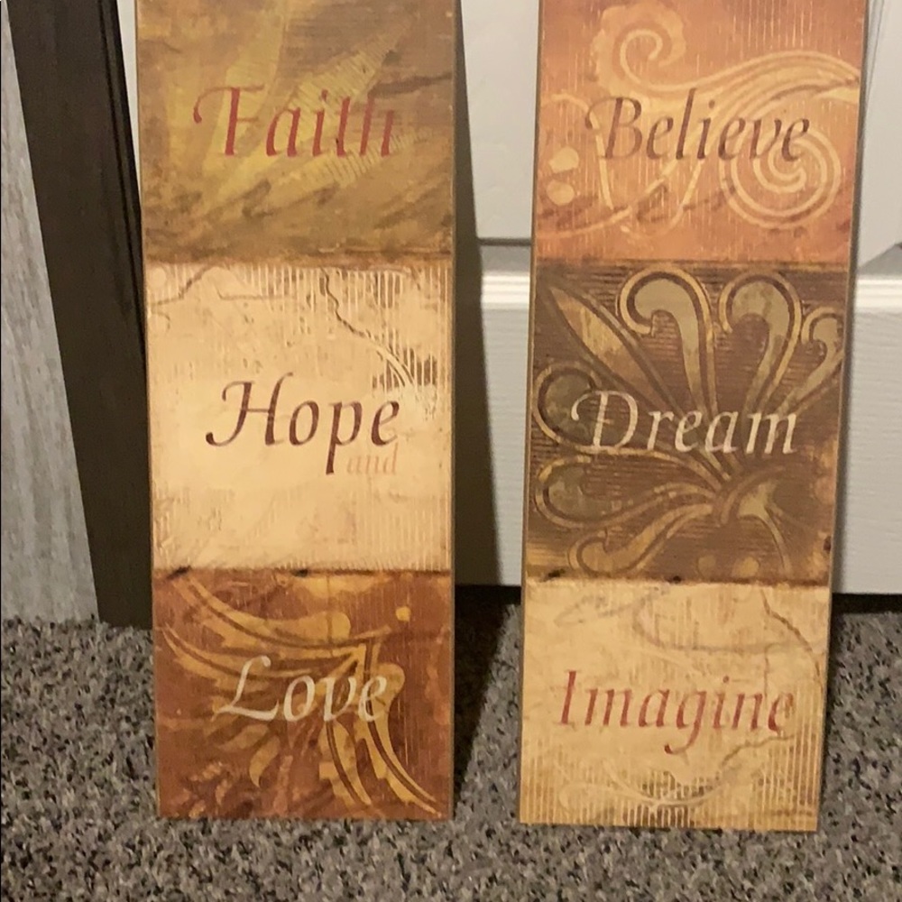 Never used wooden signs that goes on the wall